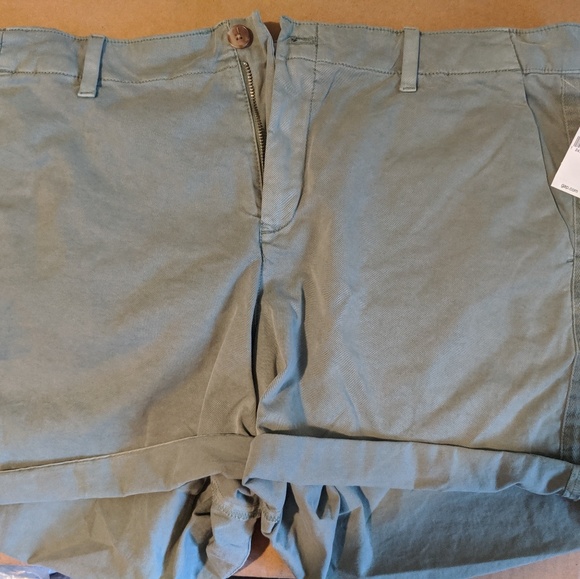 GAP shorts - Picture 1 of 2